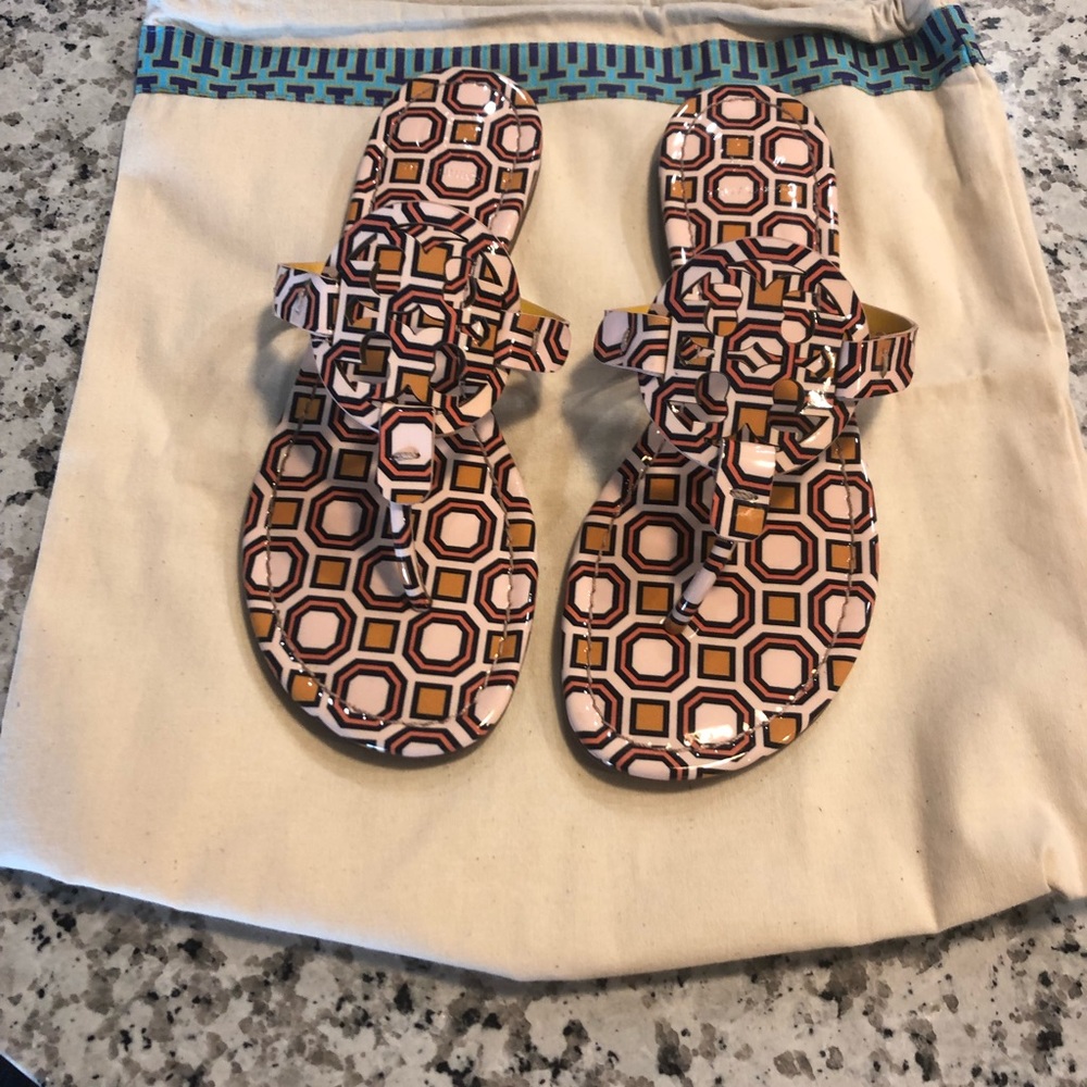 Barely worn Tory Burch Millers!